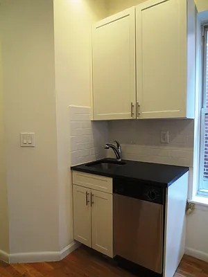 Rented by Waverly Realty Associates | media 4