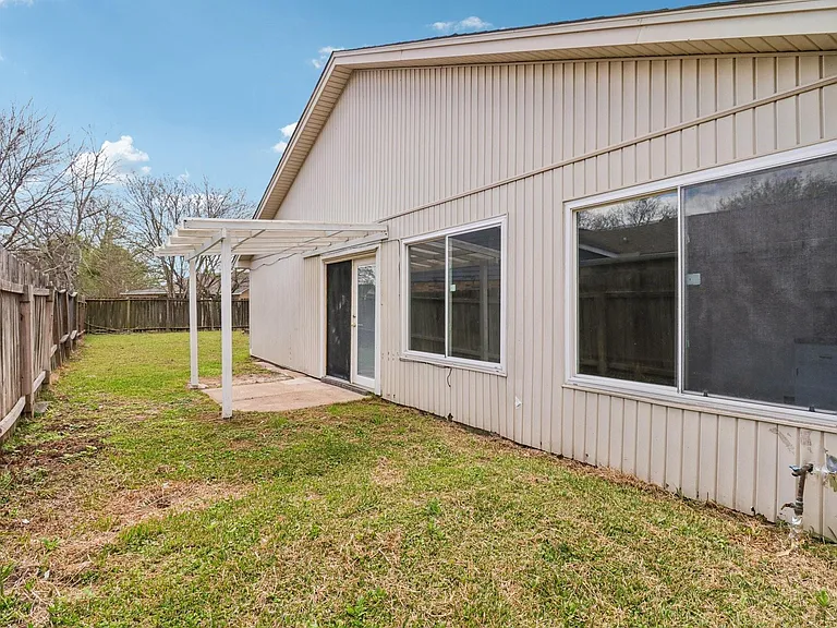14067 Towne Way Dr — Photo 20