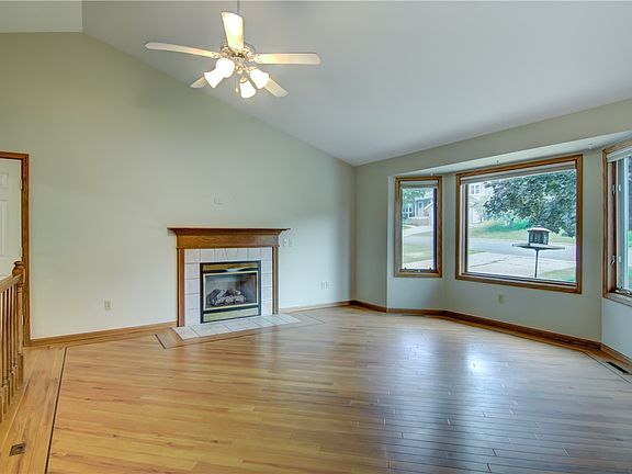 2nd image of 1634 Nicholas Drive