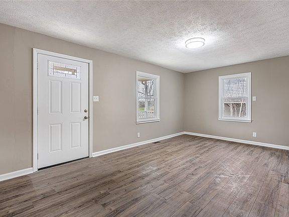 3rd image of 9986 Arch St