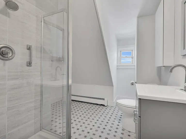 301 2nd Ave #3 — Photo 5