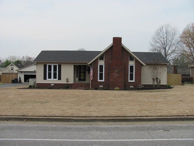 1st image of 780 Hart Dr