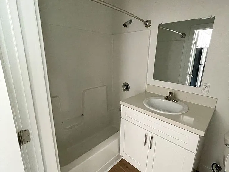 338 Linden Ave — Photo 7