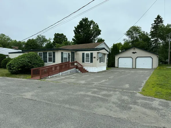 8 St James Street, Skowhegan, ME 04976