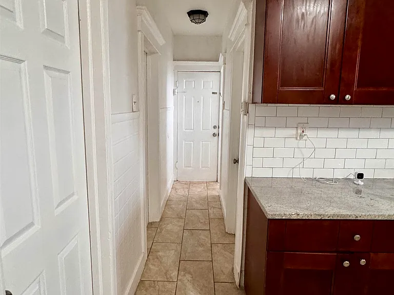 181 Princeton Ave — Photo 5