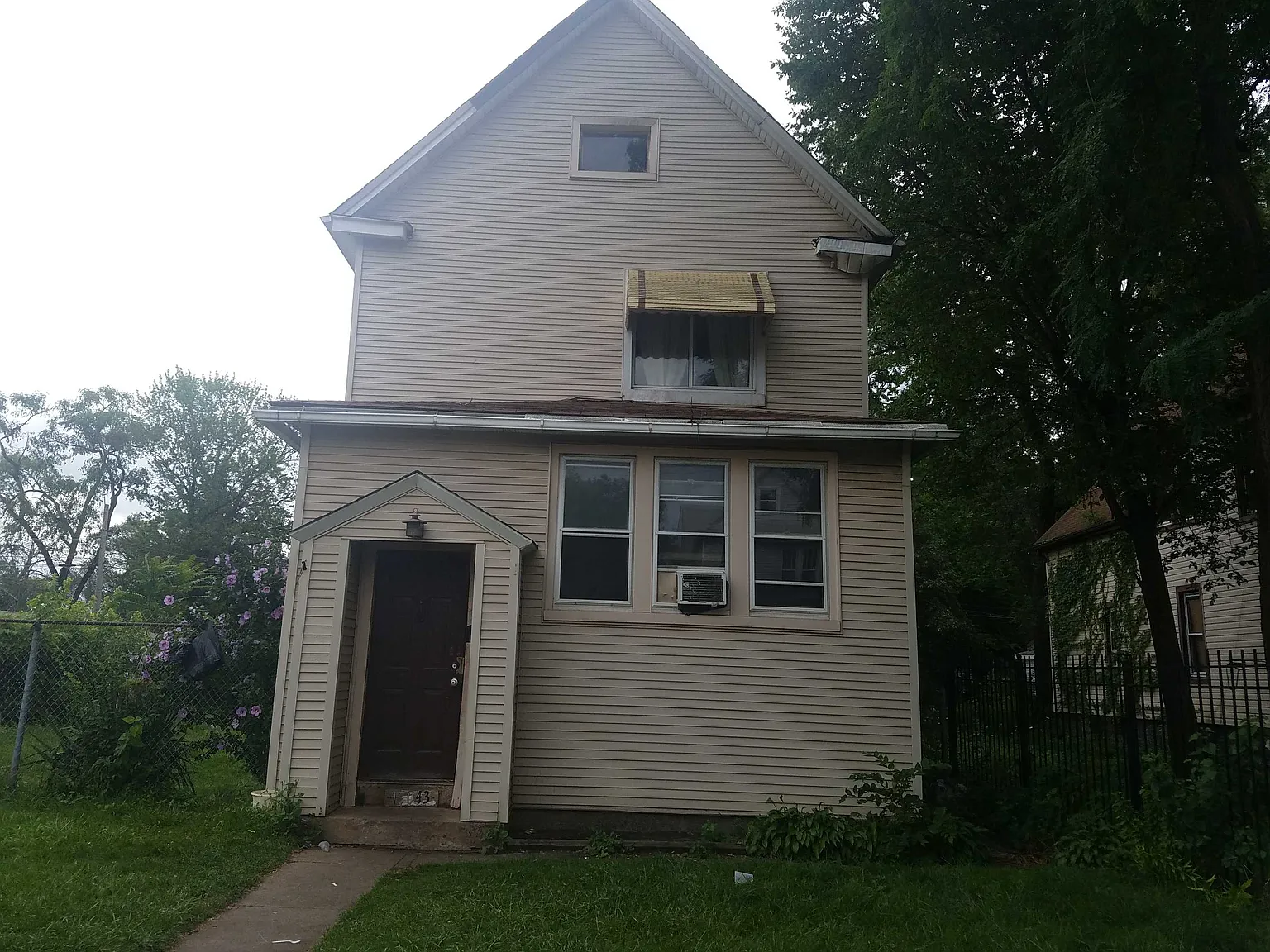 12043 S Michigan Ave photo 1