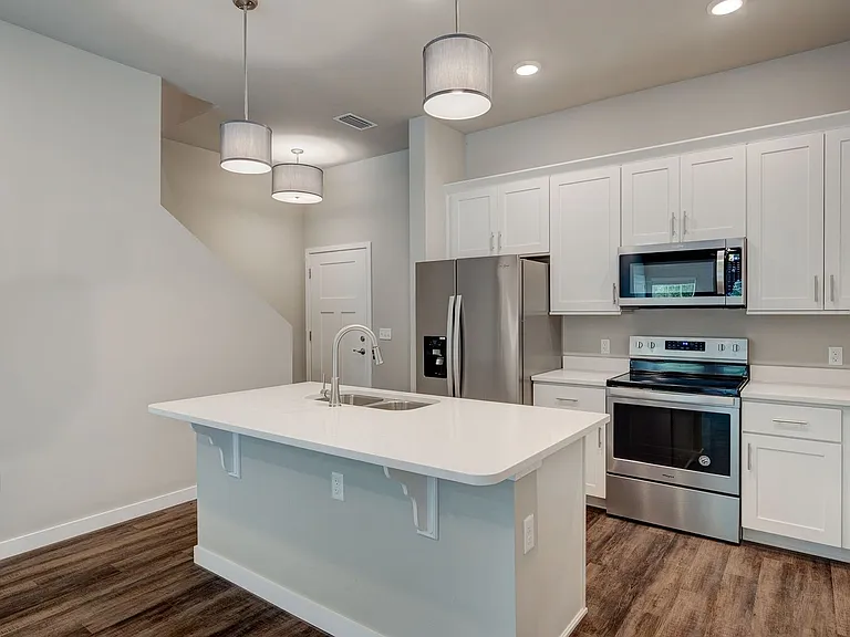 Metro 39 Apartments — Photo 50