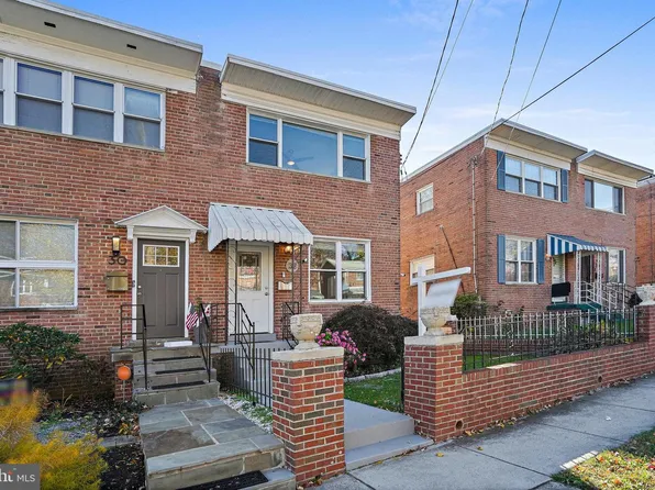 32 Underwood St NW, Washington, DC 20012