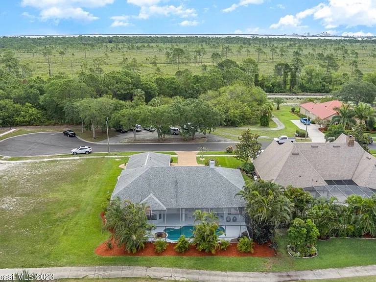 4105 Sand Ridge Dr — Photo 23