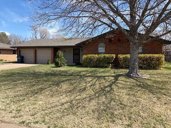 2nd image of 751 S Holly Dr