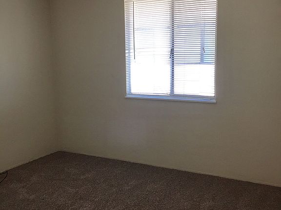 4th image of 2566 Robinson Ave Unit 4
