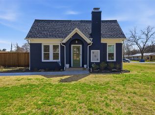 904 E College St, Athens, TX 75751