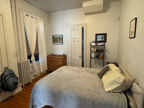 212 S 41st St #2FR, Philadelphia, PA 19104