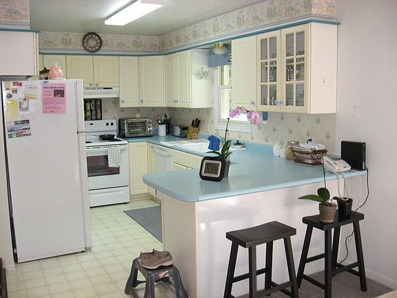 3rd image of 2401 Chicago Ave APT B