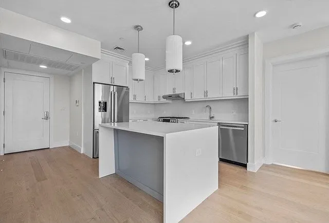 301 Border St #601 — Photo 7