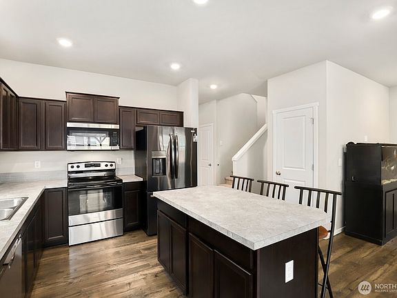 4th image of 18708 Emmons Court E