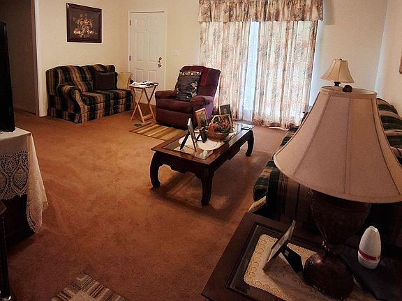 2nd image of 106 Travis Dr