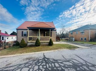 14 Pine Ln, Wheeling, WV 26003