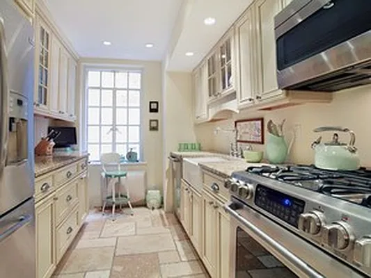 Sold by Corcoran | media 13