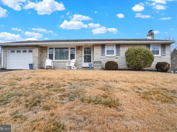 740 Finks Dr, York, PA 17404