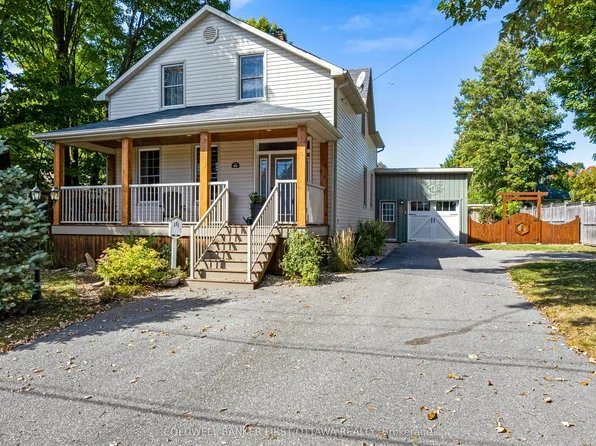29 Leslie St, Perth, ON K7H 2X5