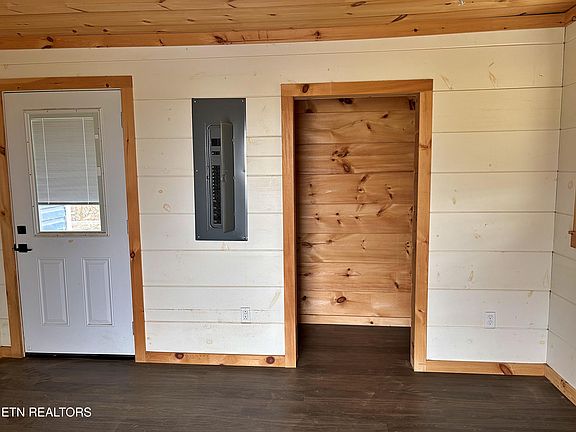 3rd image of 217 Yoakum Rd