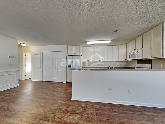 5th image of 166 Moon Dance Ln