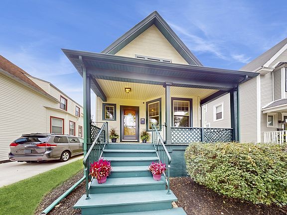 2nd image of 4116 W Newport Ave