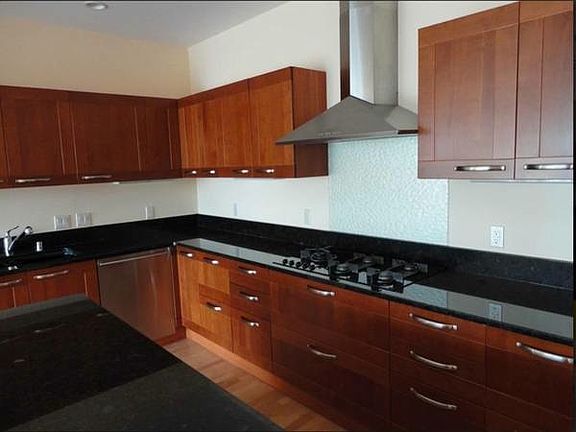 3rd image of 1522 N Prospect Ave Unit 801