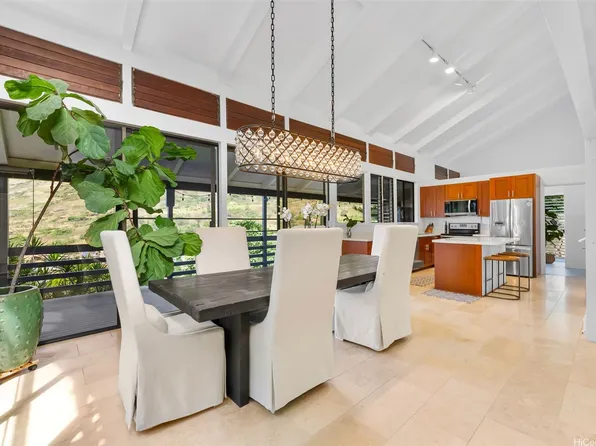 864 Nana Honua St, Honolulu, HI 96825