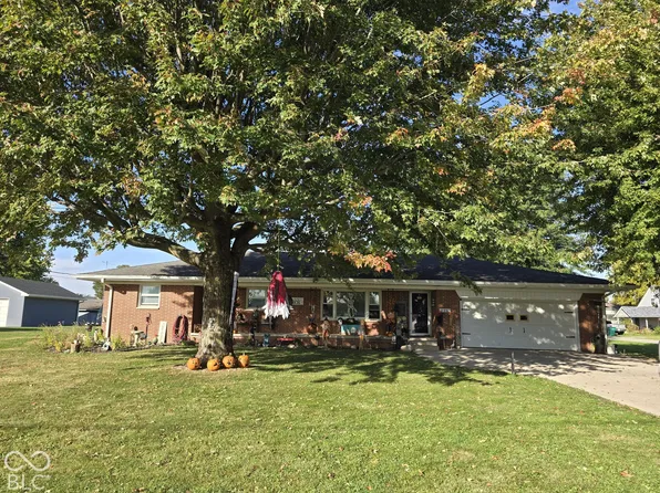 206 N Pike St, Kempton, IN 46049