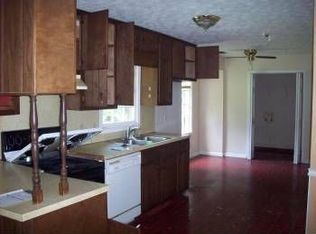 207 Hyde Cir, Newnan, GA 30263