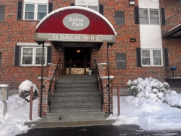 13 Dallas Dr APT 305, Dracut, MA 01826