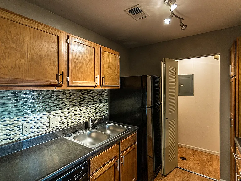 2 Bed, 2 Bath