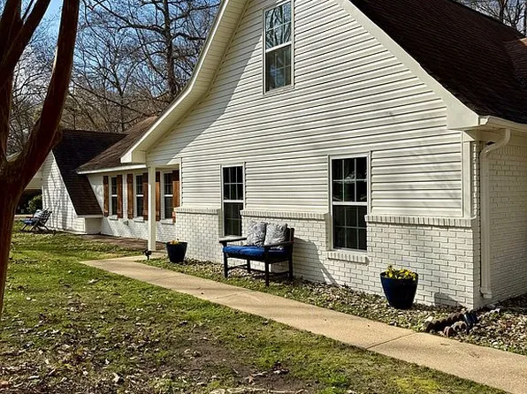 152 Suzanne Ln, Saltillo, MS 38866