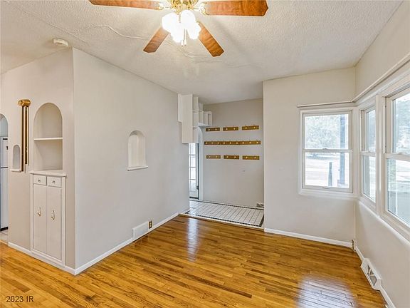 4th image of 900 N Howard St