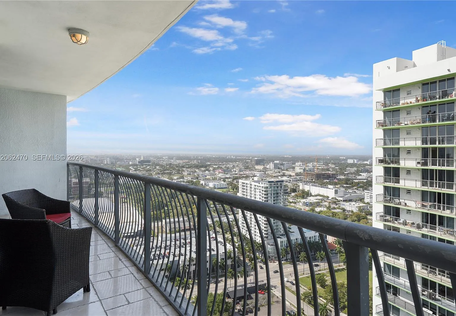 Opera Tower Condo — Photo 2