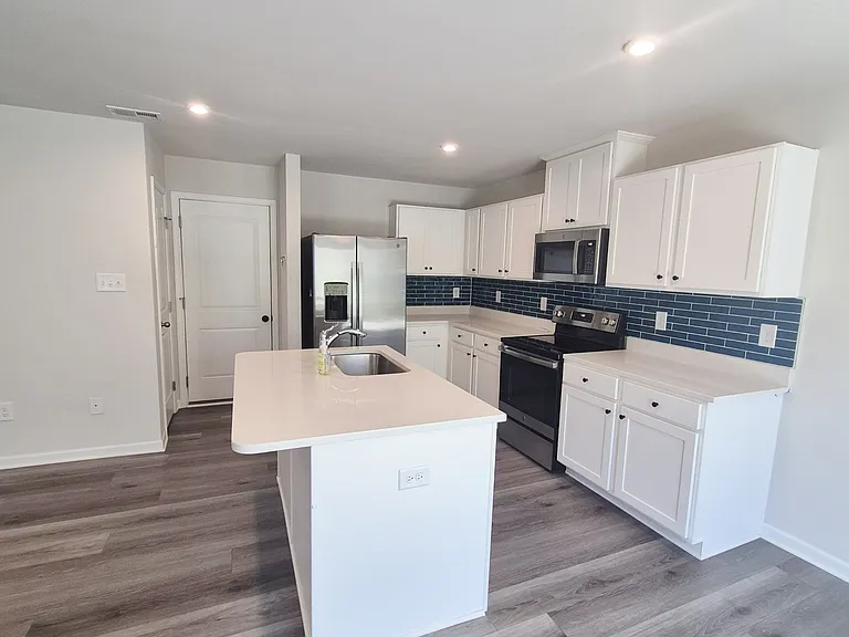 130 Robinia Rd — Photo 7
