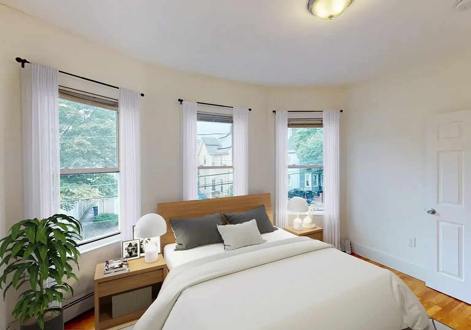 3 bed, 1000 sqft, $3,100 — Photo 1