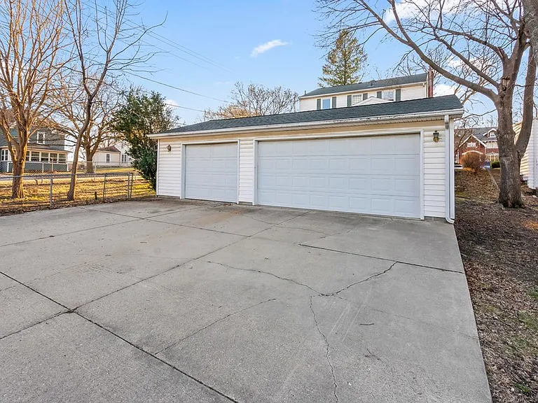 1122 Franklin St — Photo 35
