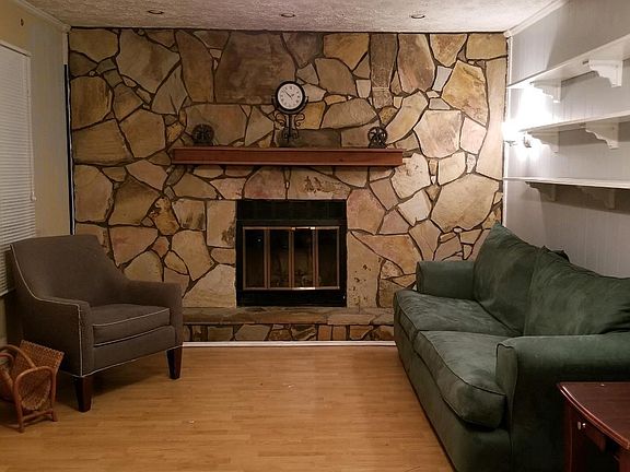 3rd image of 2636 Bailey Dr