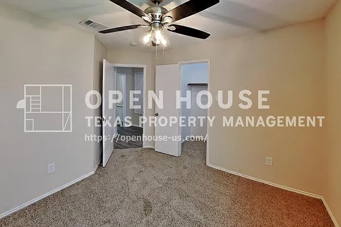 4884 Waterford Dr — Photo 14
