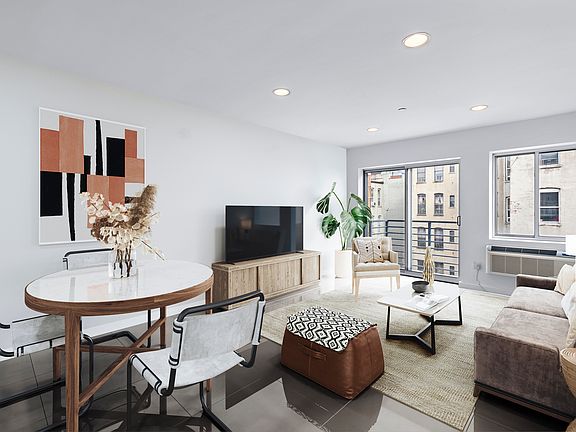 3rd image of 371 W 126th St APT 4A