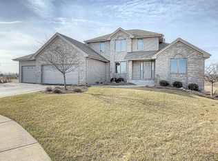 1901 Glen Echo Dr, Winnebago, IL 61088