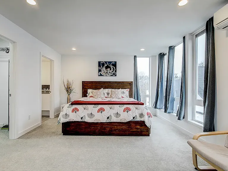 2609A SW Adams St — Photo 11
