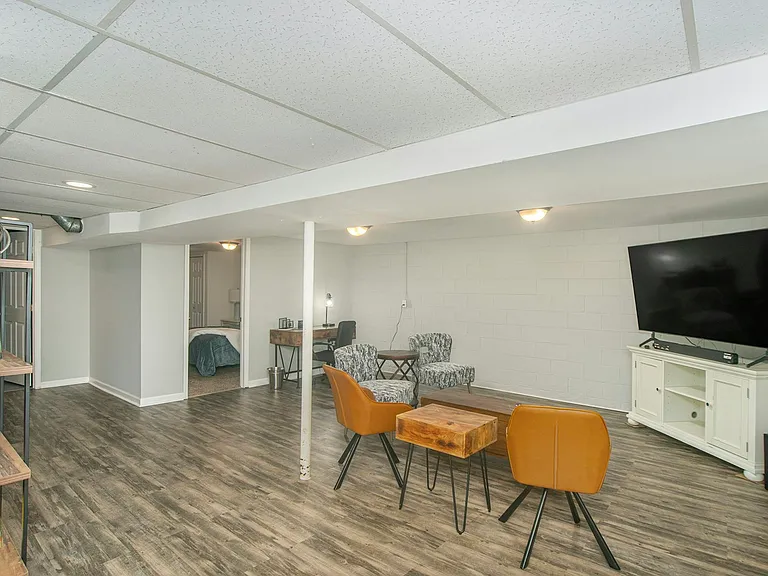 621 Susan Dr — Photo 22