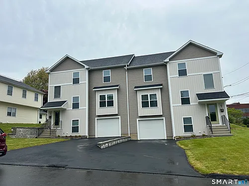 62 Soundview Ave Photo 1