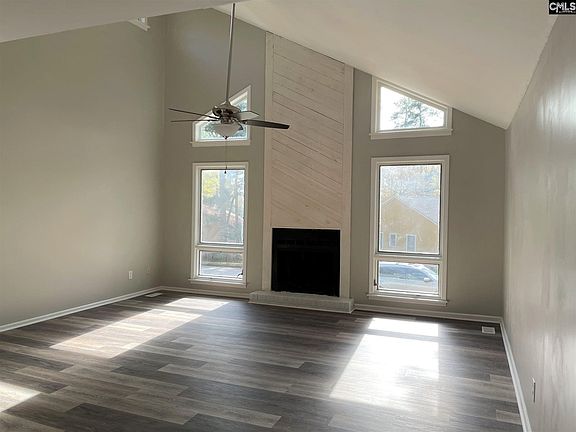 4th image of 202 Sweetwood Cir