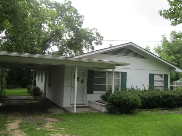 411 Bonnie St, Glennville, GA 30427
