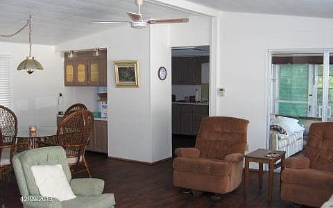 4th image of 16 Lake Gardens Dr